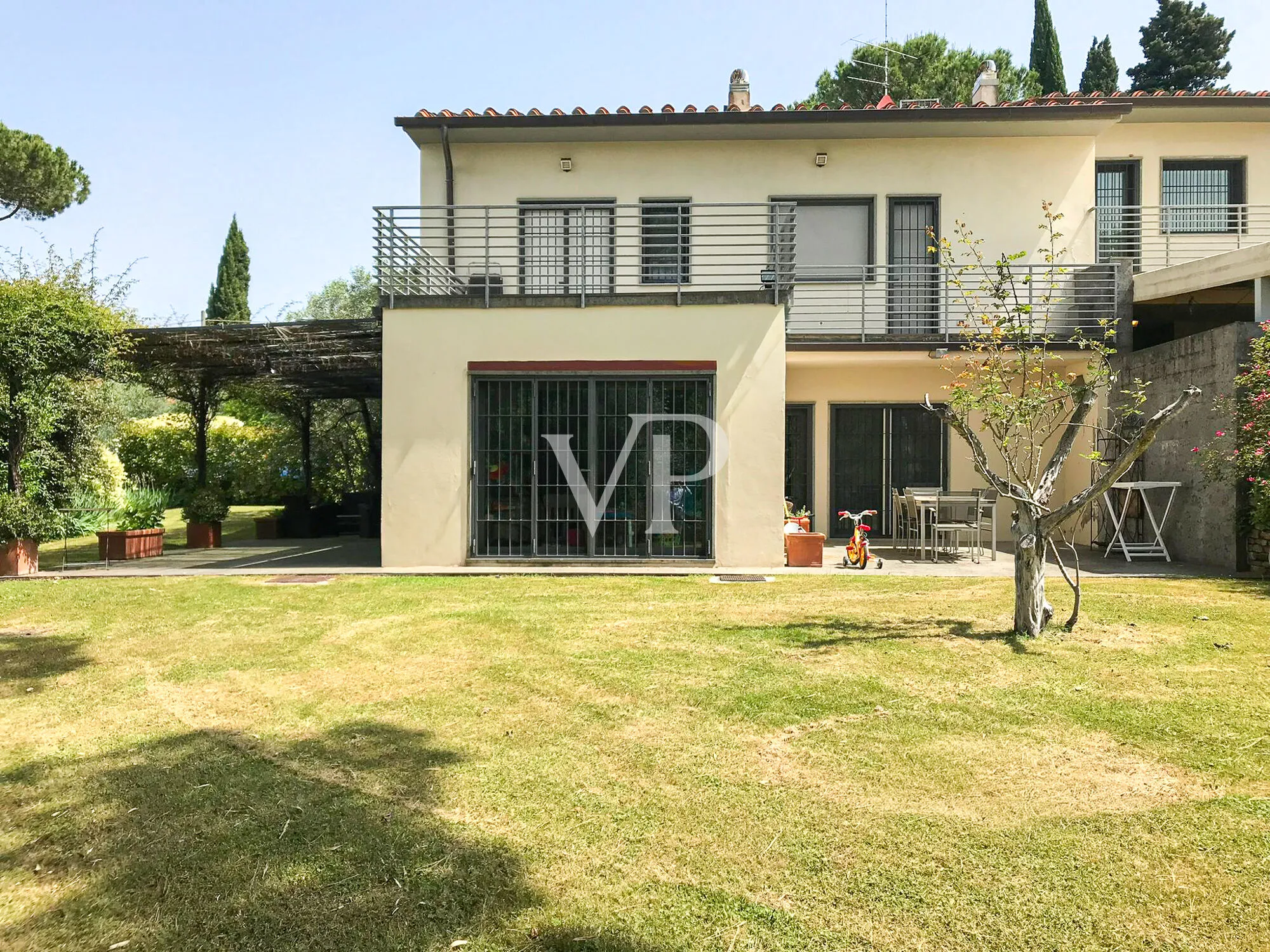 Marignolle - Portion of Villa with Private Garden and Garage