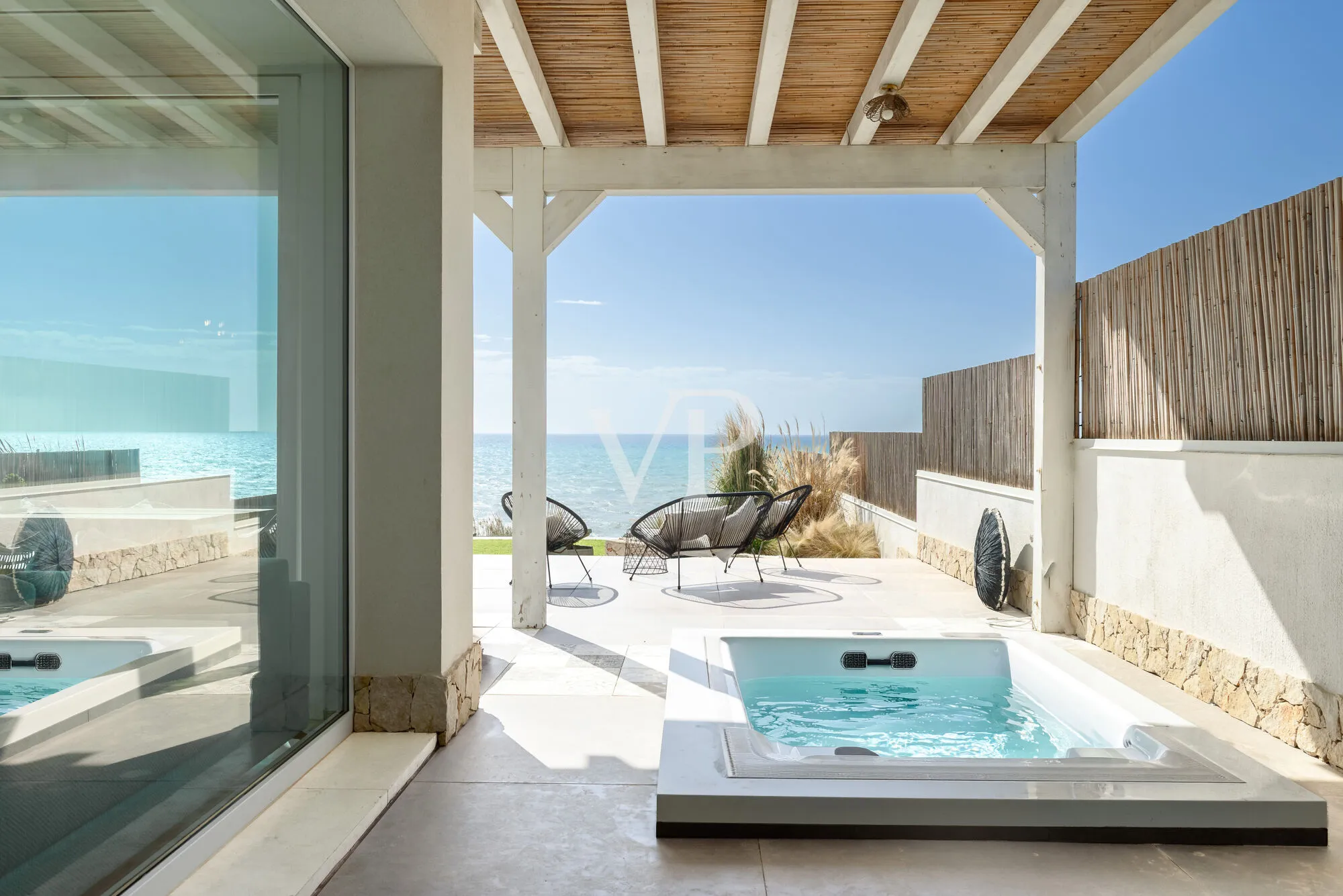 Exklusive Design-Villa zwischen Meer und Natur in Cava D'Aliga - Ostsizilien