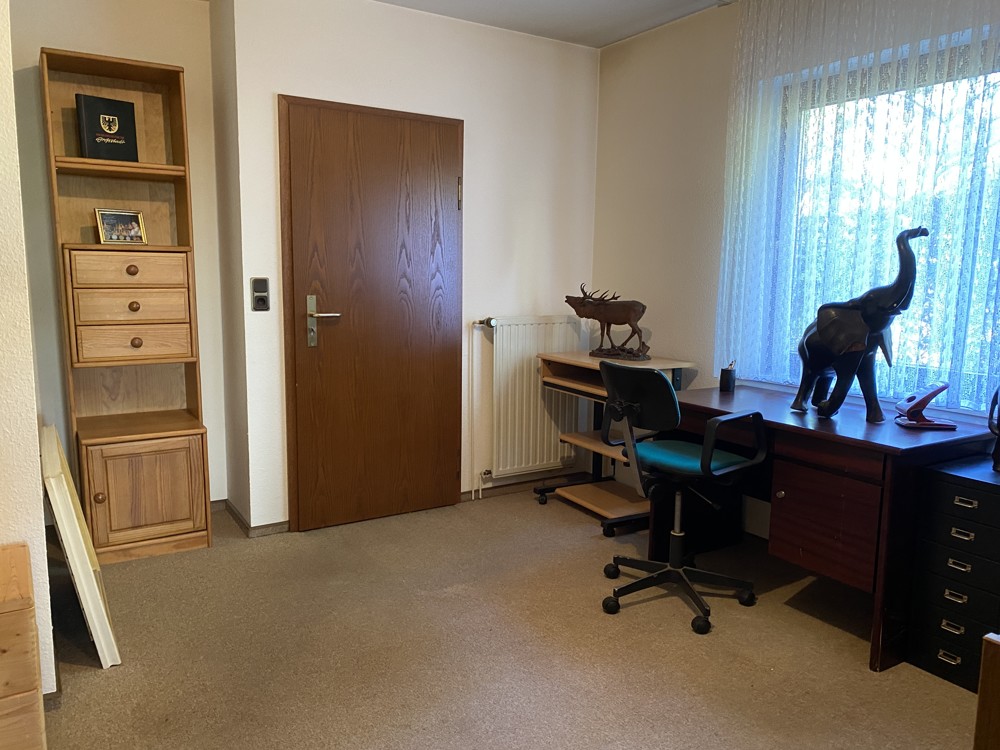 Büro EG