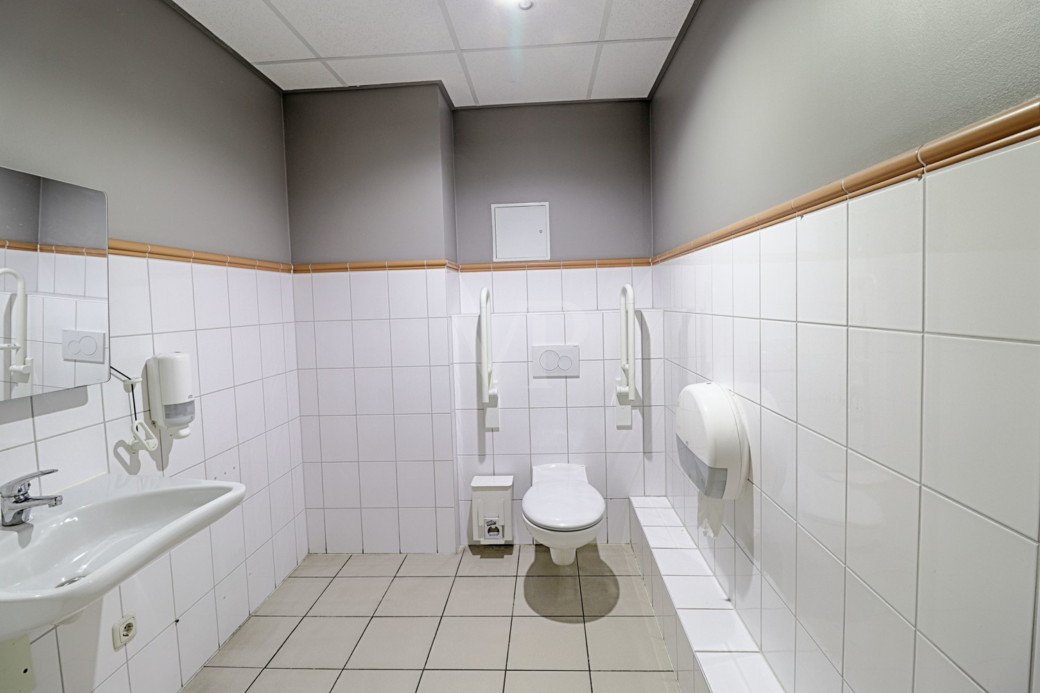 Behinderten-WC