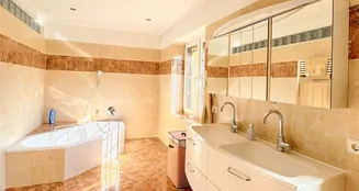 von_poll_real_estate_property_25311014_image_17