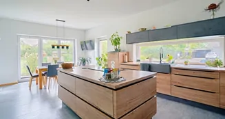 von_poll_real_estate_property_25311060_image_17