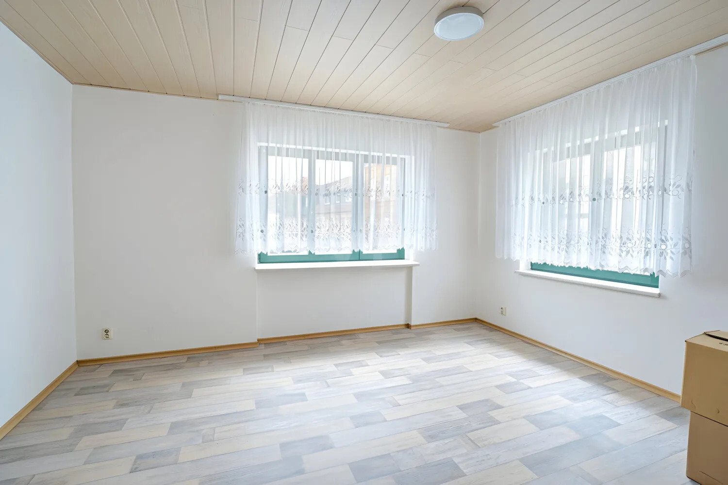 Wohnzimmer digital beräumt