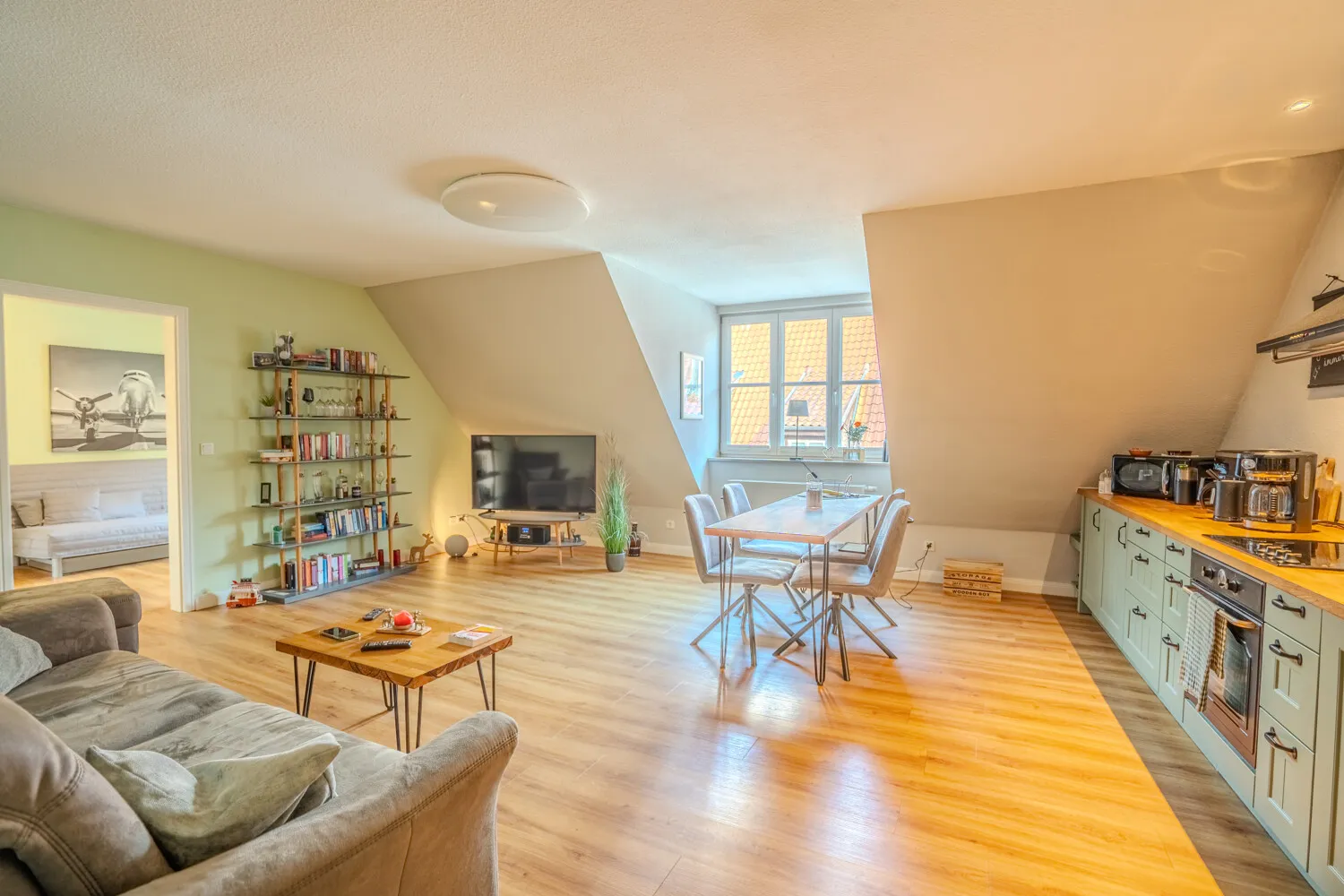 Wohnzimmer mit Küche