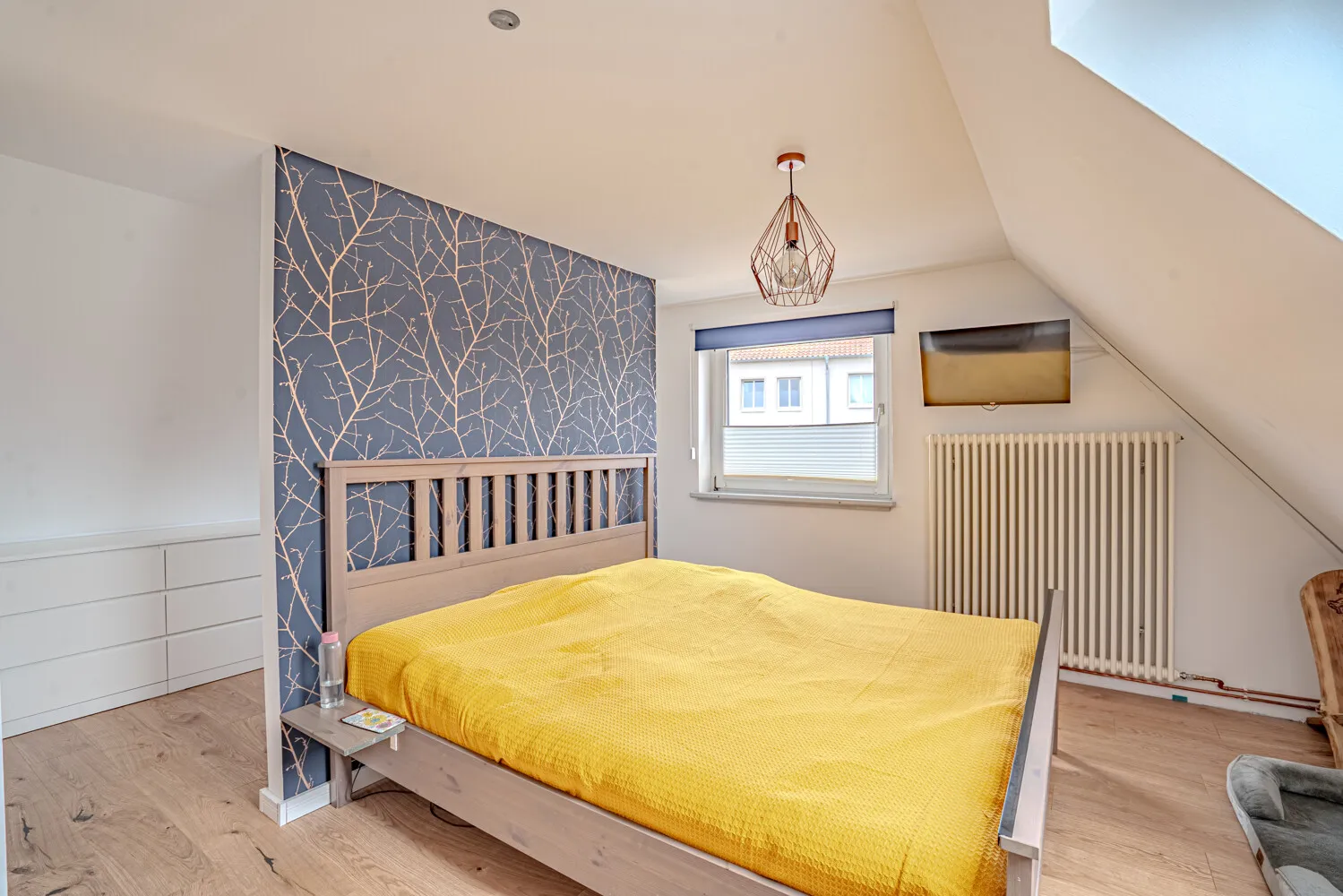 Schlafzimmer mit Ankleide DG