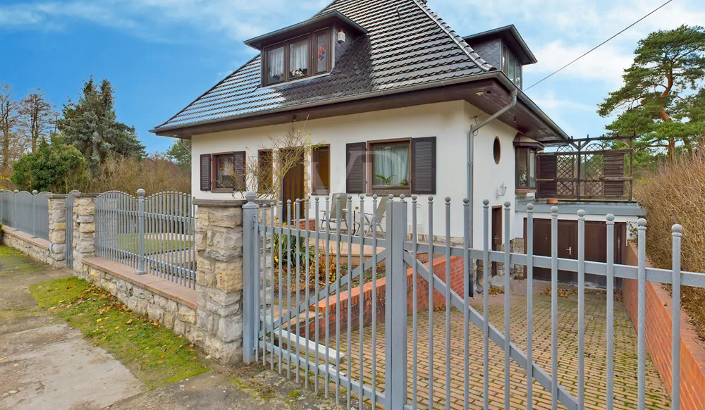 seitliche Hausansicht