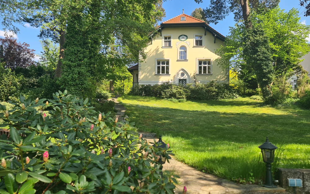 parkähnlich angelegter Garten