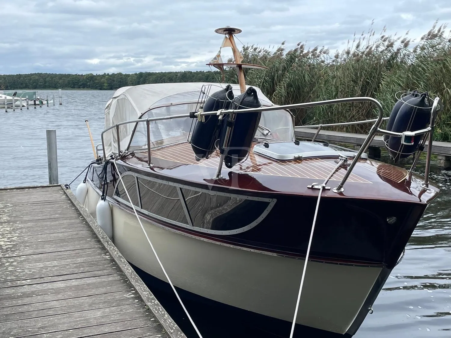 Beelitz Holzboot aus Mahagoni (8 Meter)