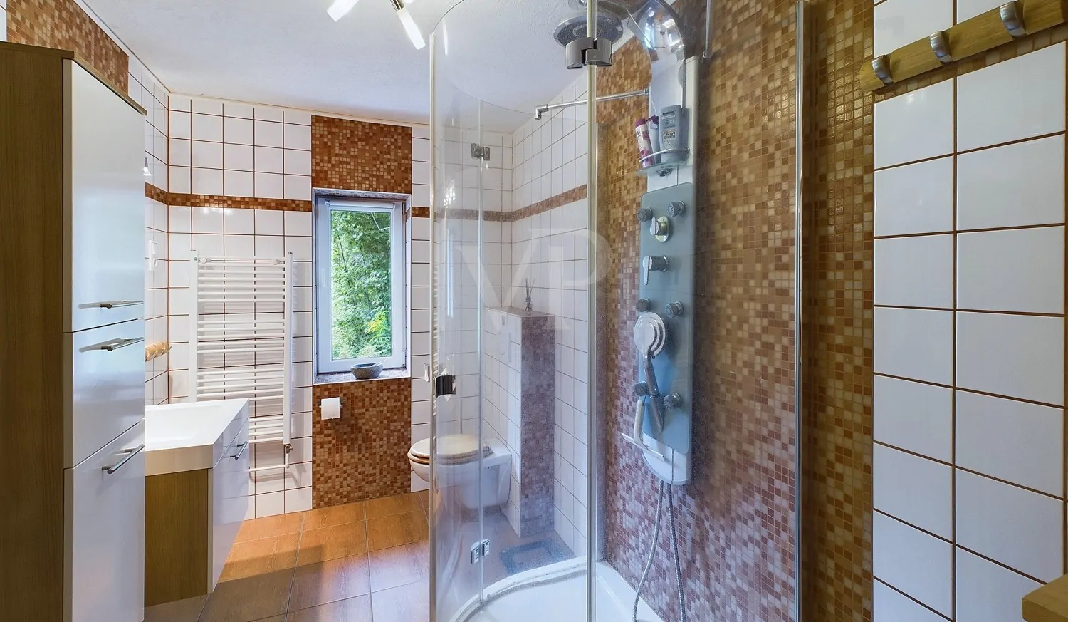 Badezimmer im Erdgeschoss