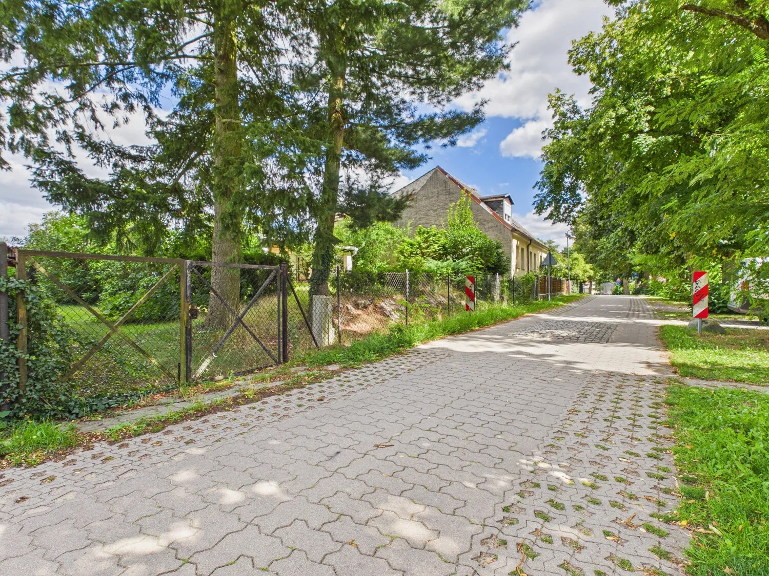 Straßenansicht
