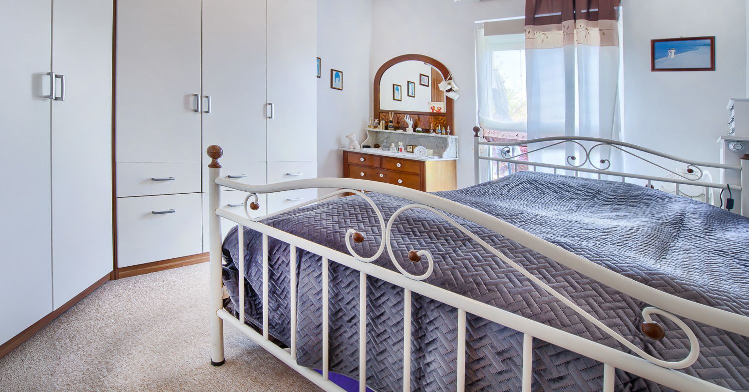 Schlafzimmer 1