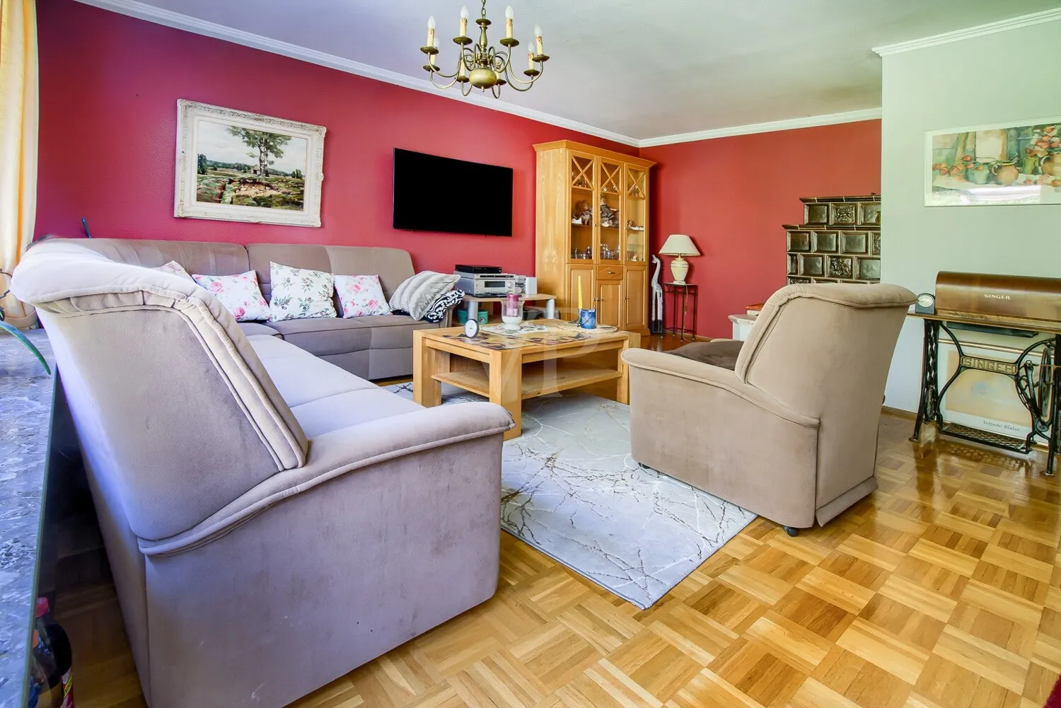 Großes Wohn- und Esszimmer 1n Leben