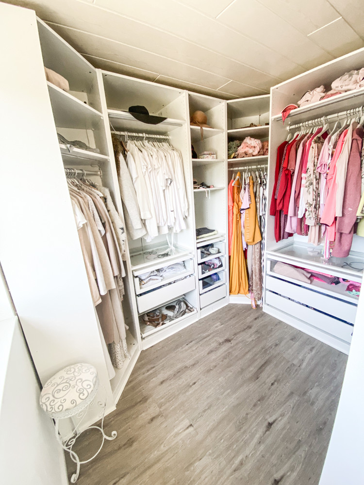 08_Kleiderschrank