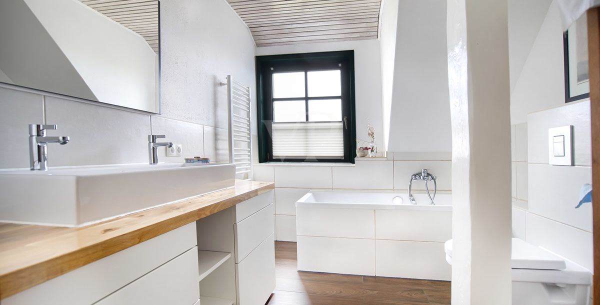 Wannenbad OG