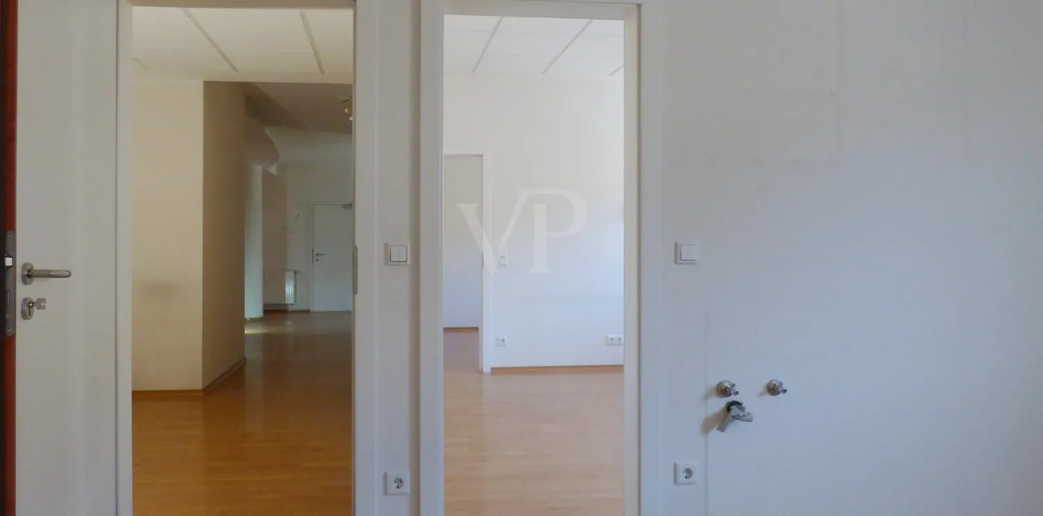 Behandlungsraum 3 und Flur