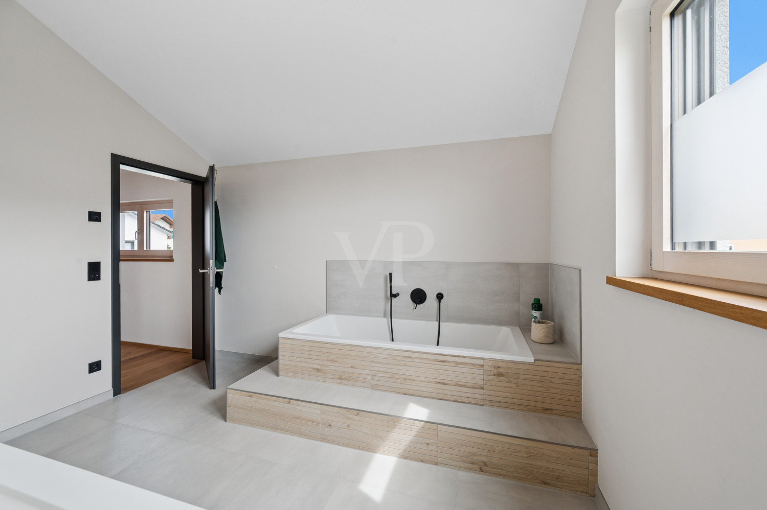 Tageslichtbad, Wanne