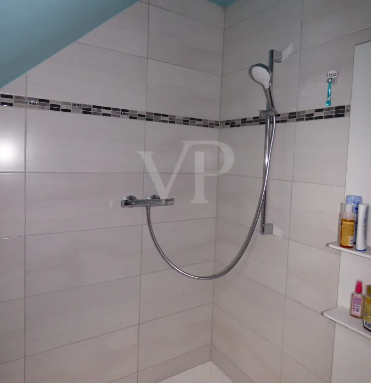 Dachgeschosswohnung Bad/Dusche