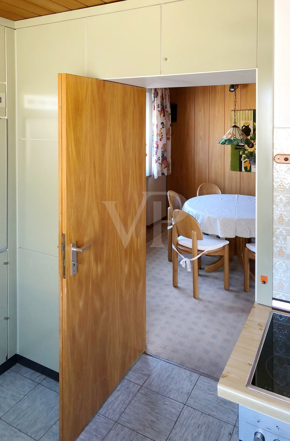 Küche, Blick zum Esszimmer