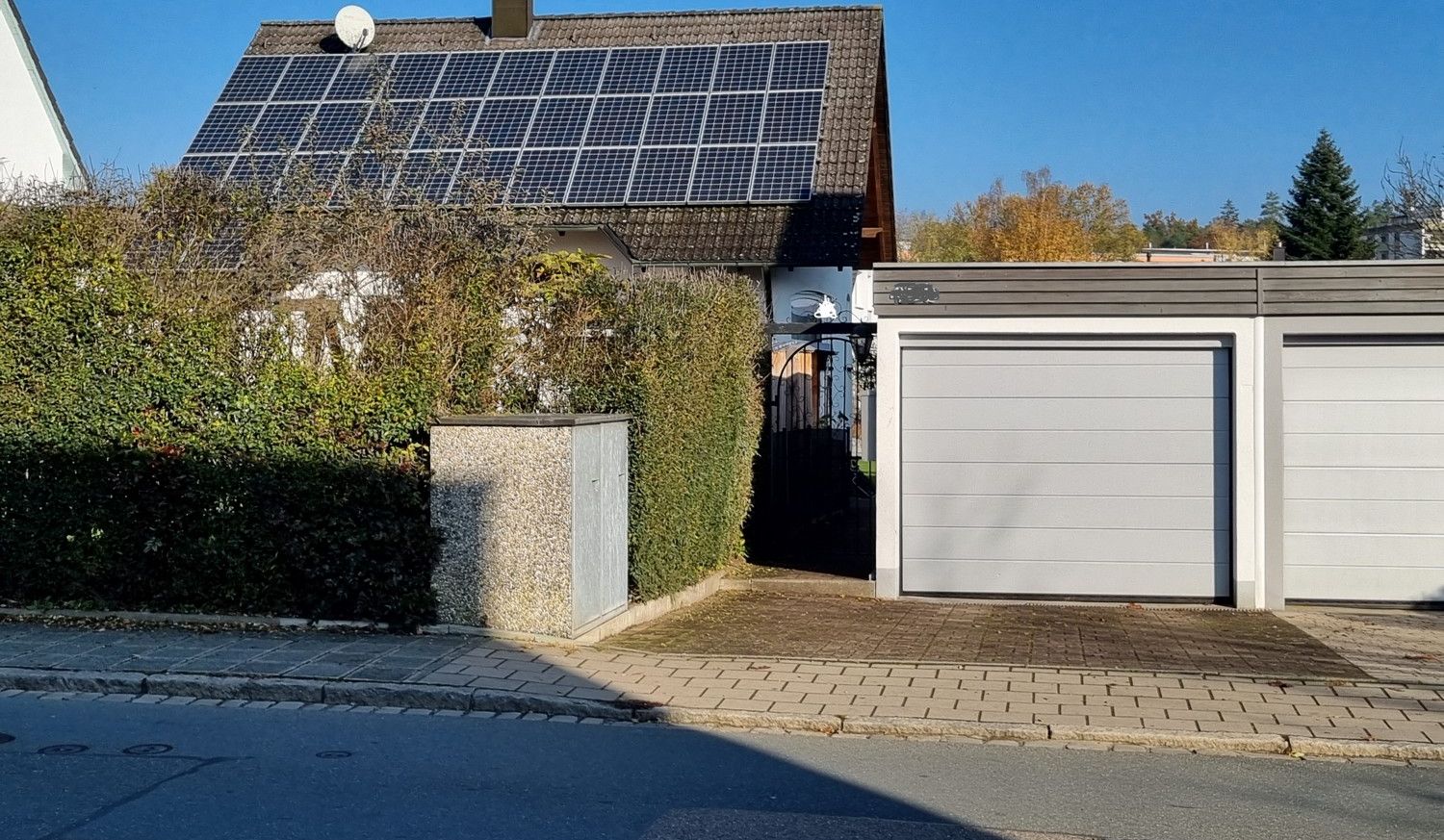Eingangsbereich mit Garage
