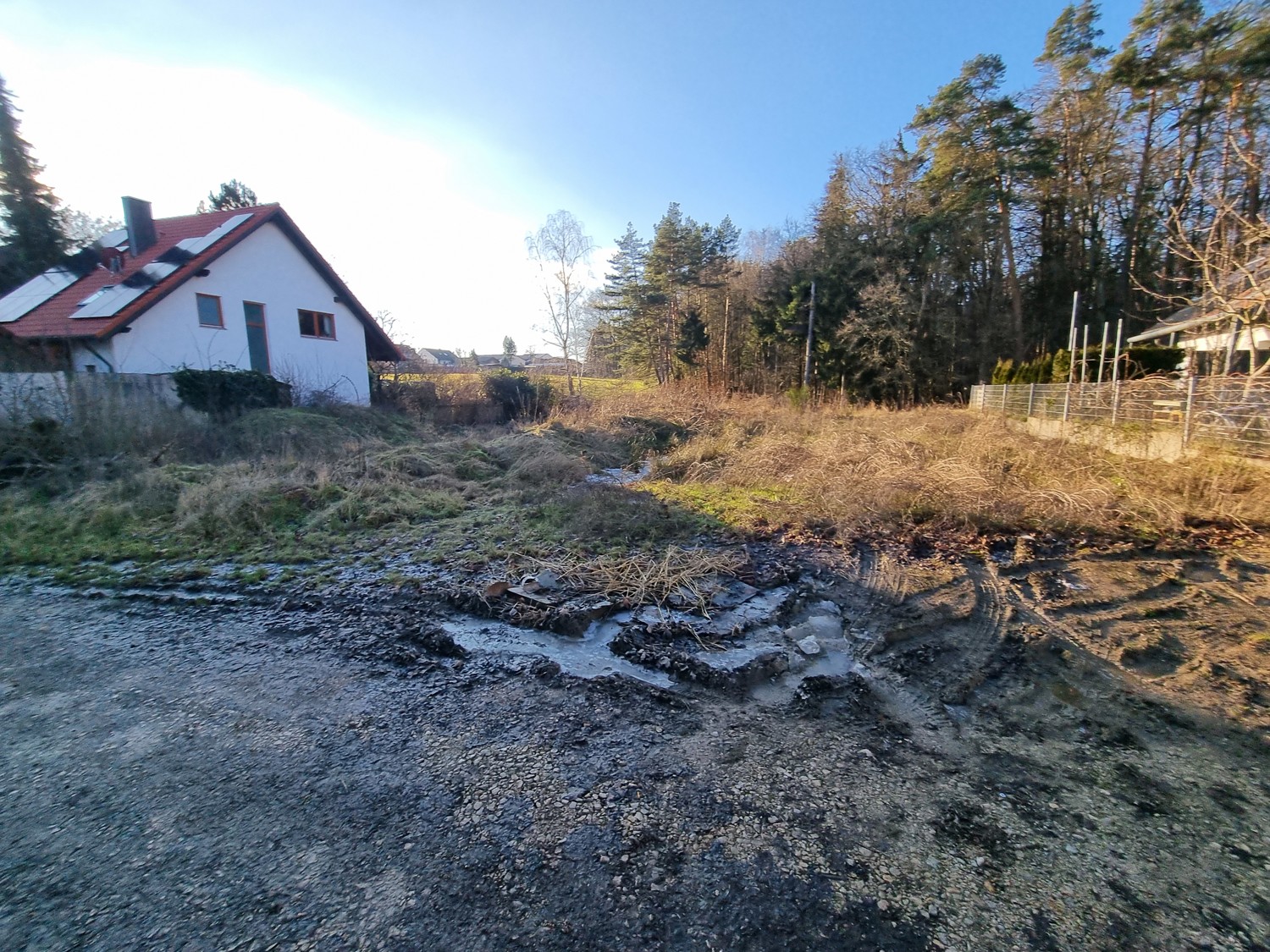 Blick von der Straße nach Süden