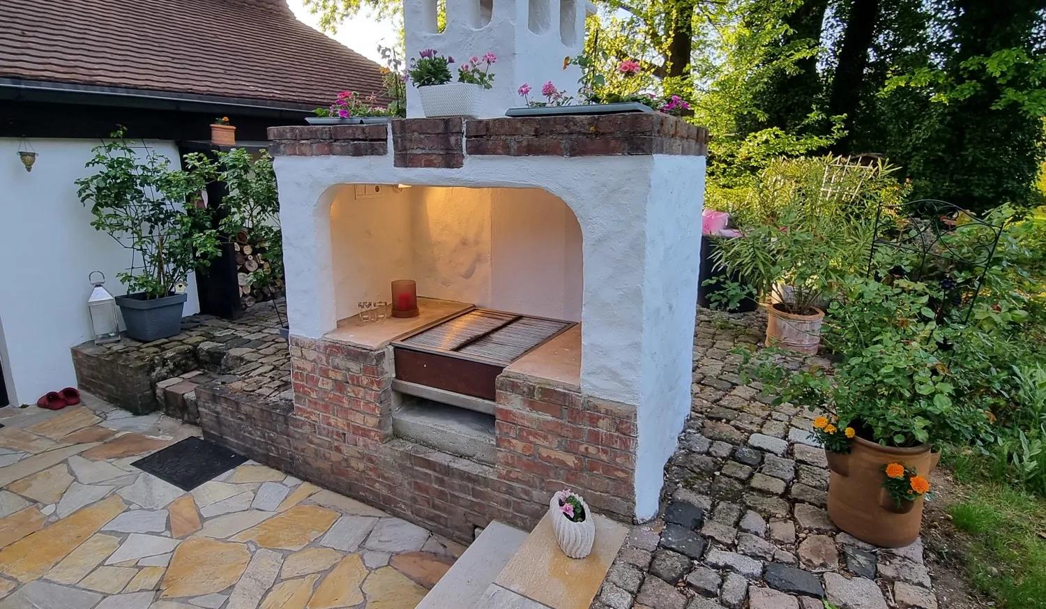 ...mit Grillkamin XXL