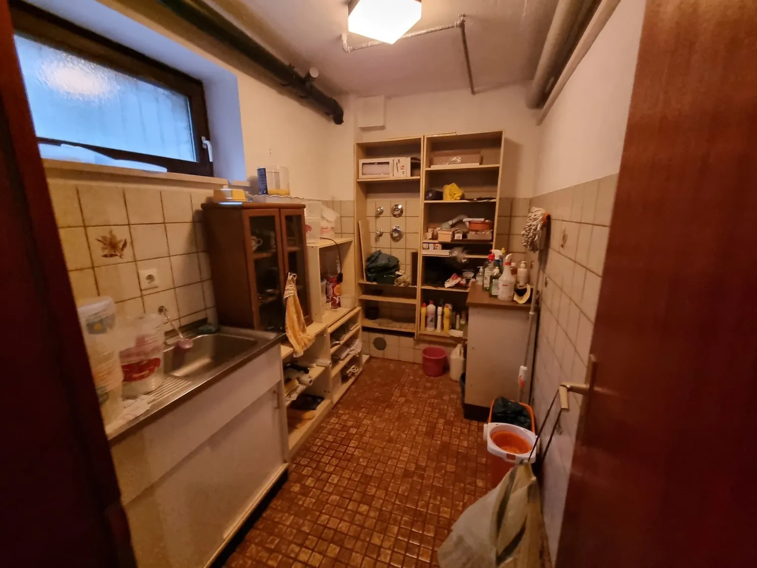 Laden II UG-Küchenbereich