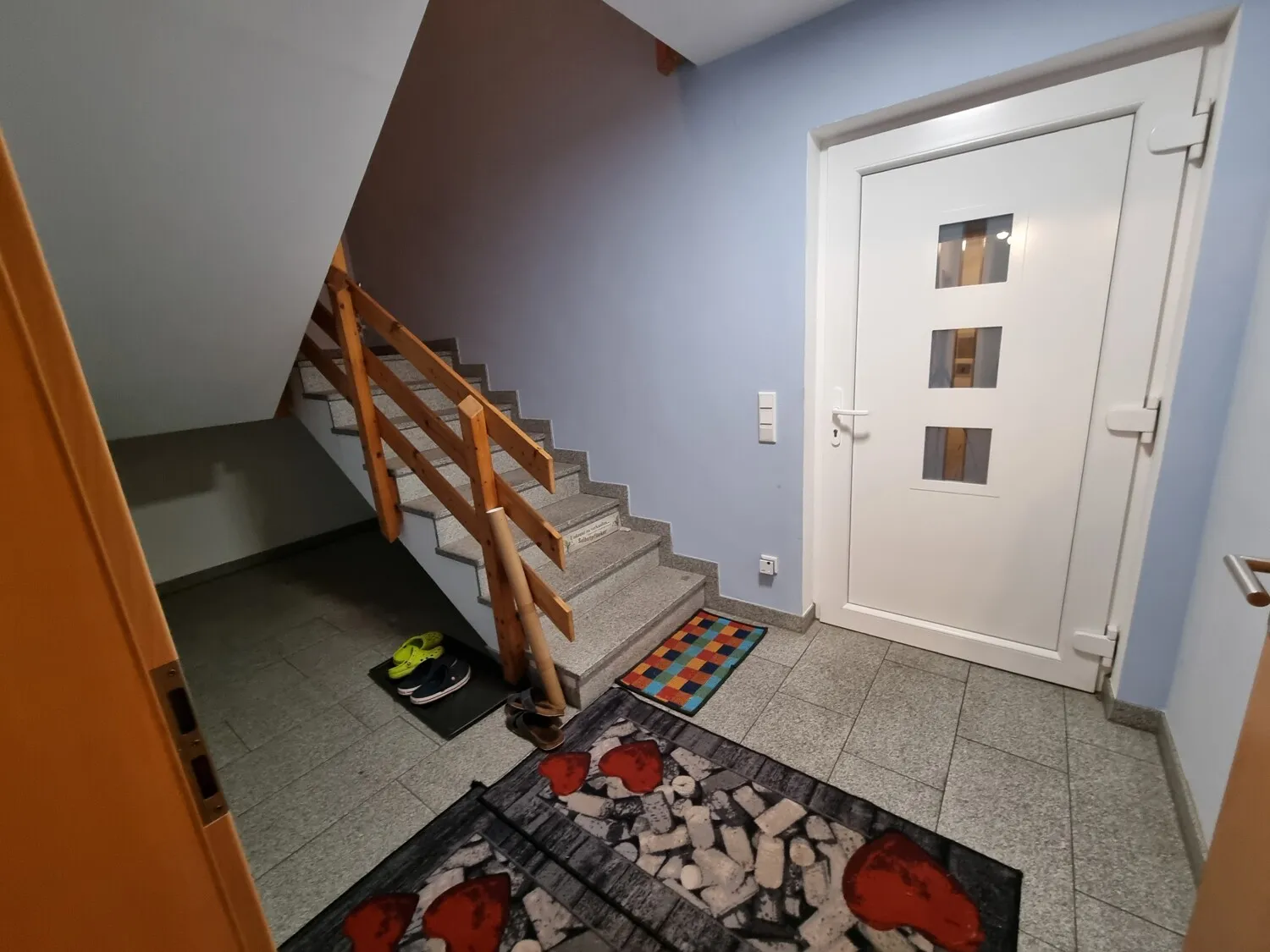 Eingangsflur mit Treppenhaus
