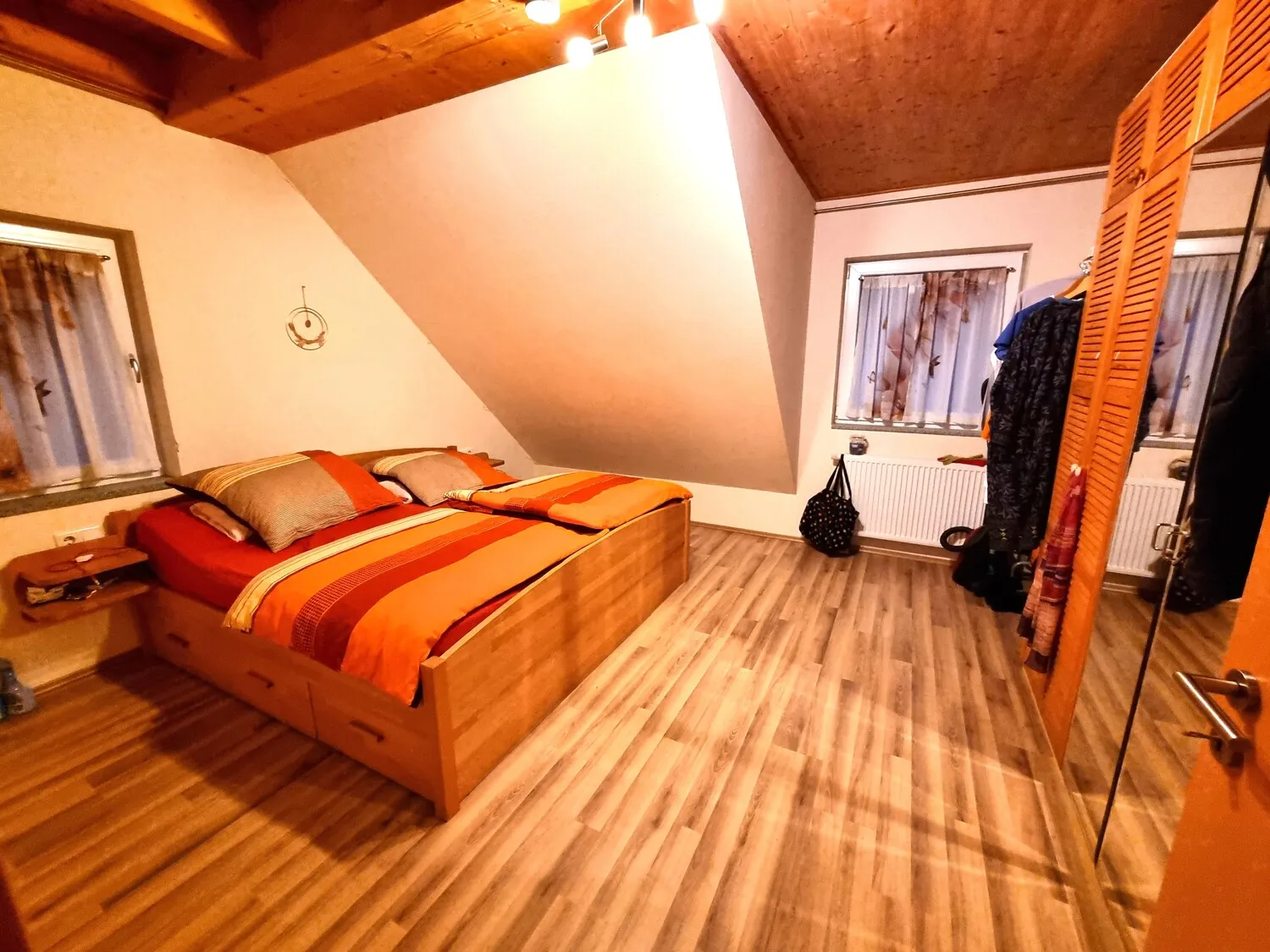 DG-Schlafzimmer hell