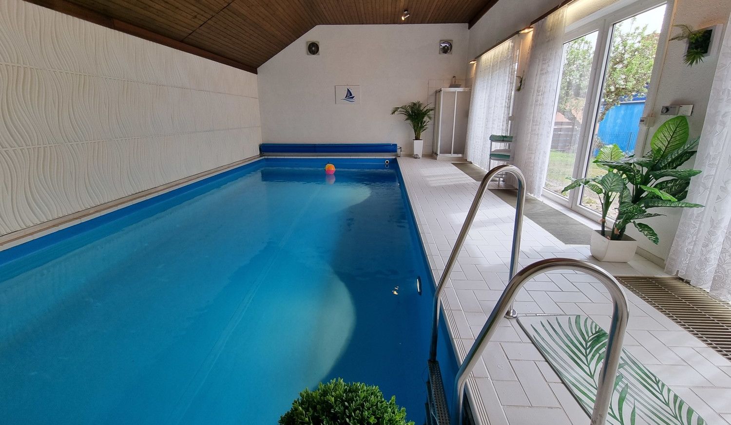 EG-Schwimmhalle