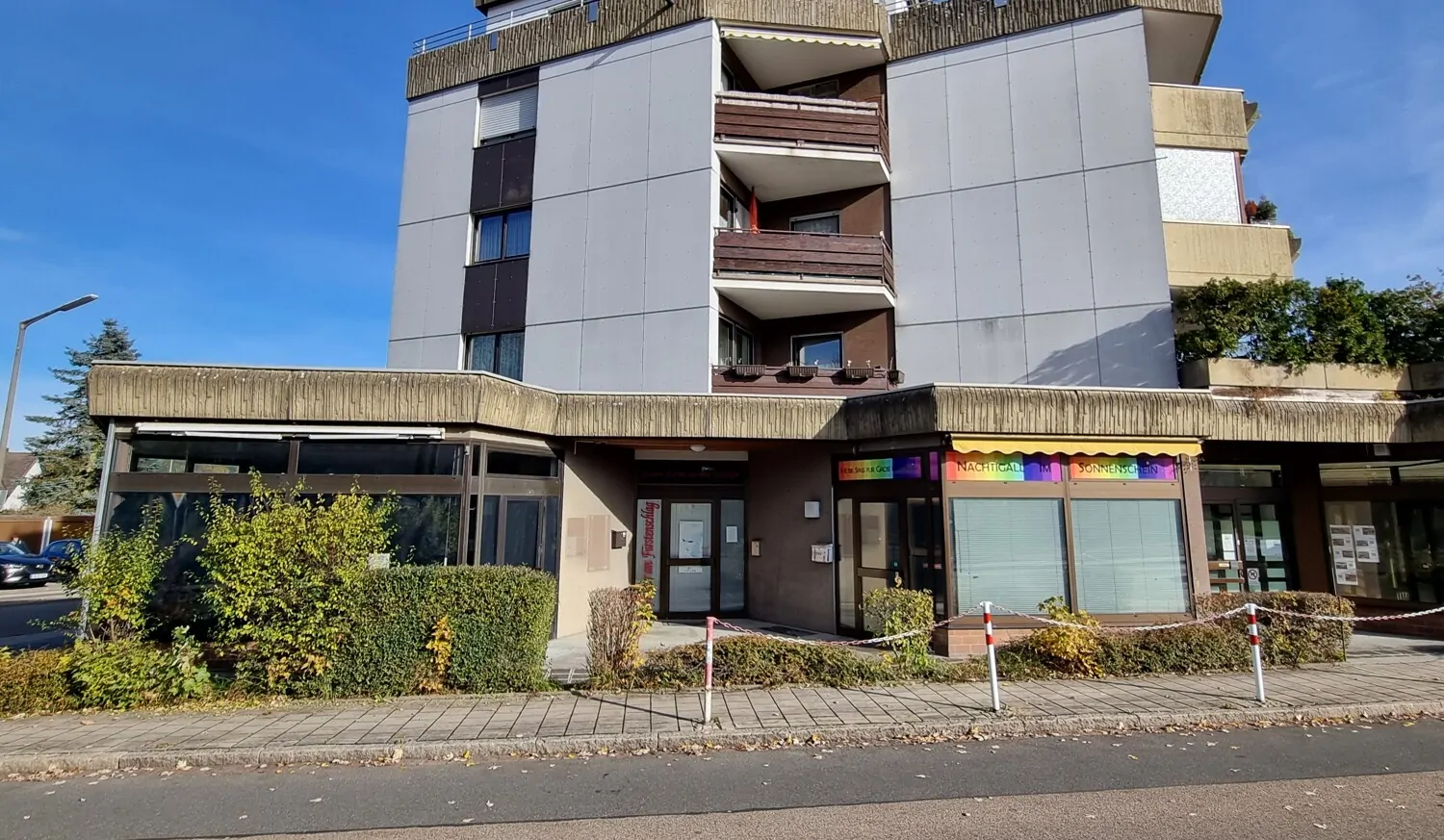 Ansicht West, Laden II, III und IV