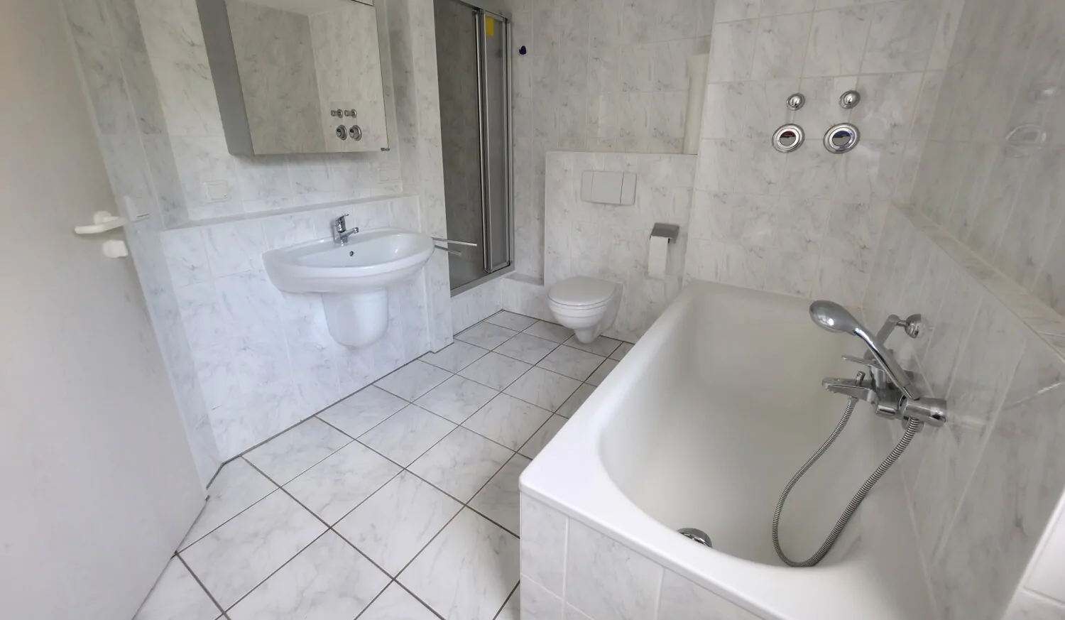 Helles Tageslicht-Bad