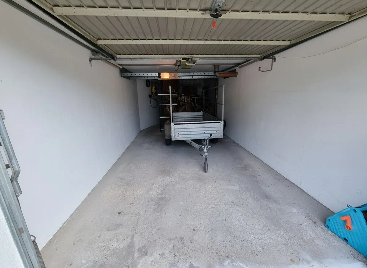 Garage mit KI aufgeräumt