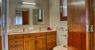 von_poll_real_estate_property_ES233744605_image_14
