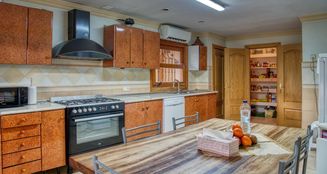 von_poll_real_estate_property_ES233744605_image_8