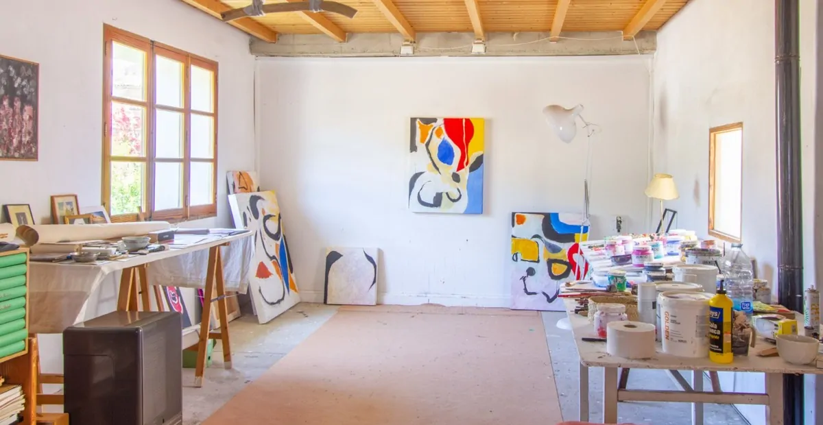 Stadthaus-Pool-Mancor-de-la-Vall-Views