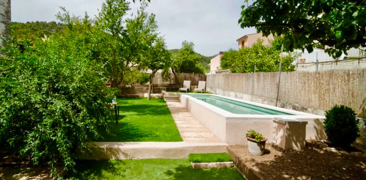 Stadthaus-Pool-Mancor-de-la-Vall-Views