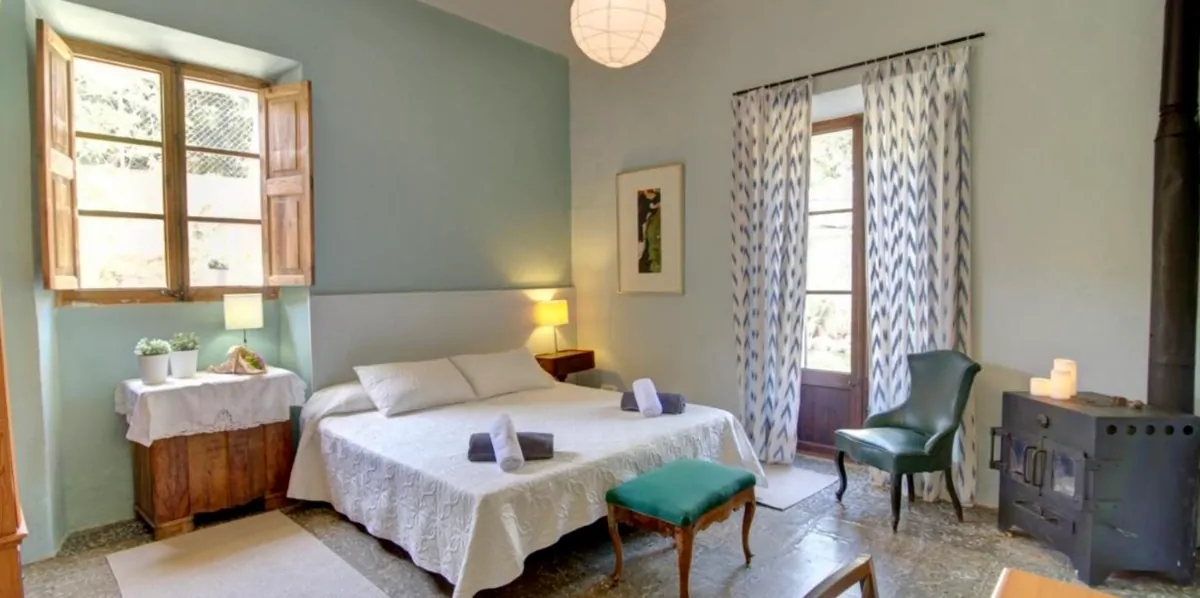 Stadthaus-Pool-Mancor-de-la-Vall-Views