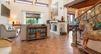 von_poll_real_estate_property_ES243744660_image_2