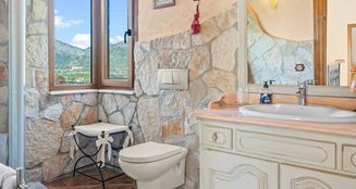 von_poll_real_estate_property_ES243744660_image_17