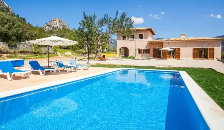 Schöne-Finca-mit-Aussicht-und-ETV-in-Bunyola