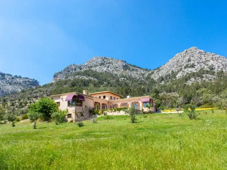 Preciosa-finca-con-vistas-y-ETV-en-Bunyola