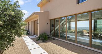 von_poll_real_estate_property_ES243744686_image_5