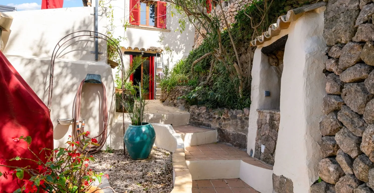 Bunyola- Stadthaus-Pool-Views (24)