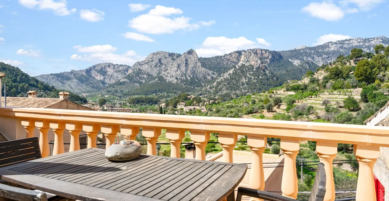 Bunyola- Stadthaus-Pool-Views (14)