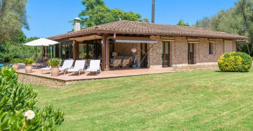 Finca-rústica-mit-Touristen-Lizenz-bei-Sencelles