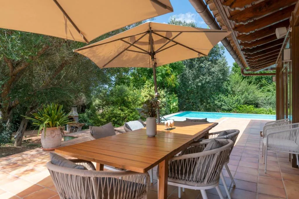 Finca-rústica-with-tourist-license-near-Sencelles