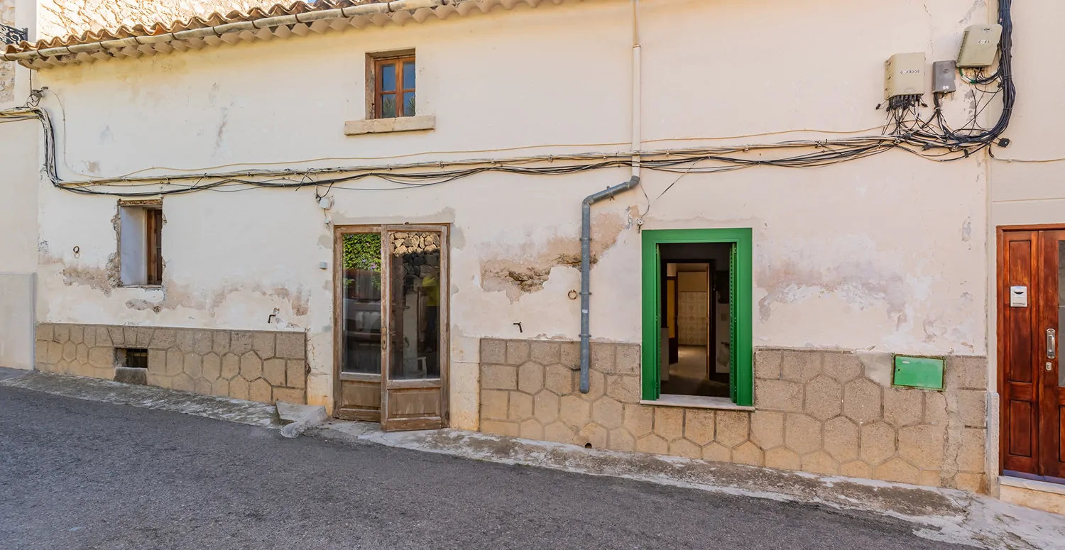 Haus-mit-Pool-im-Zentrum-von-Selva