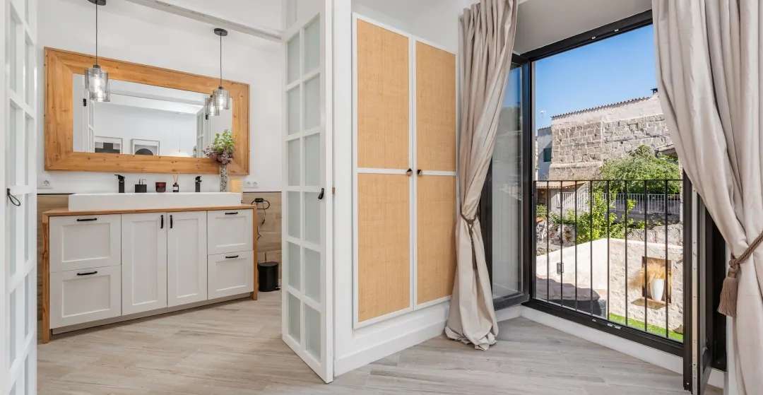 Renoviertes-Dorfhaus-mit-Pool-in-Sant-Joan