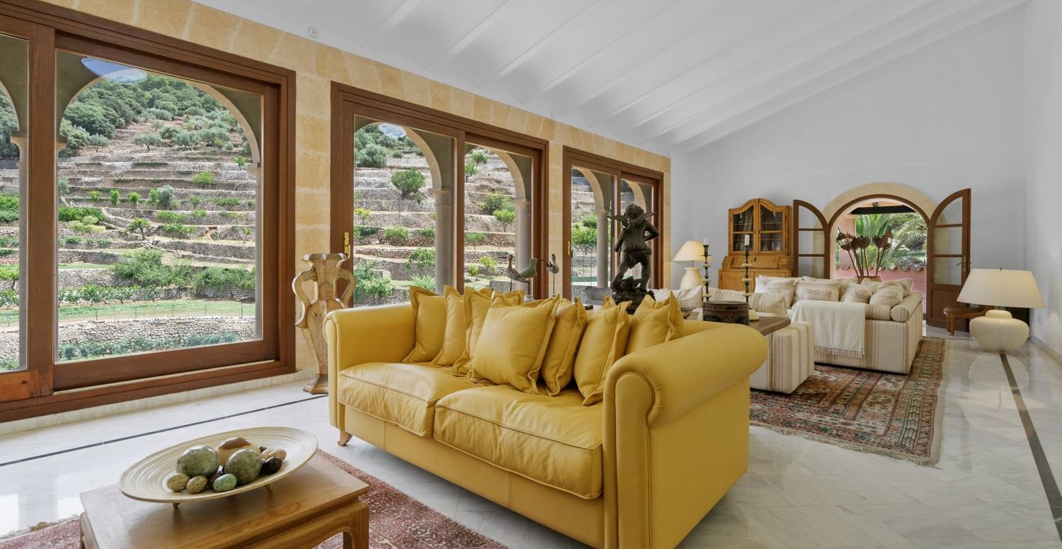 Country-estate-Puigpunyent
