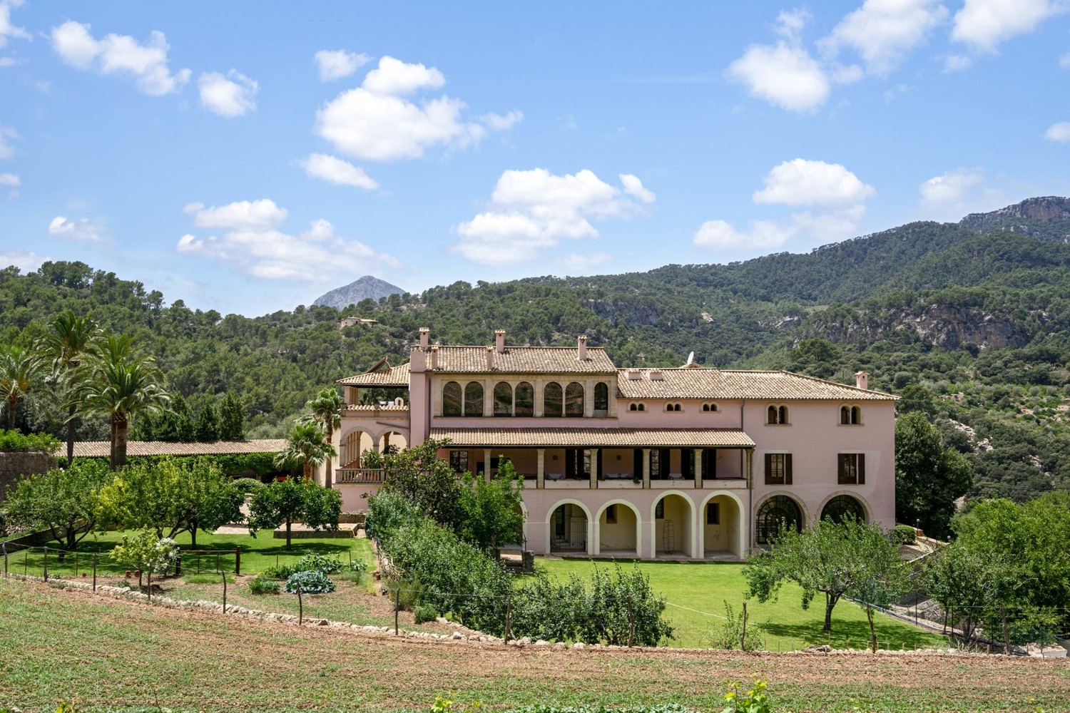 Country-estate-Puigpunyent